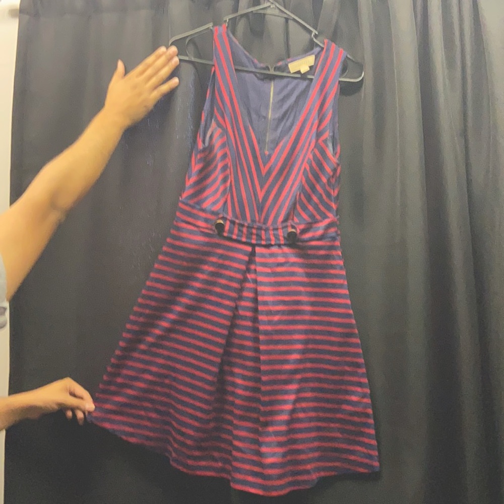 Red stripped stress. Good condition